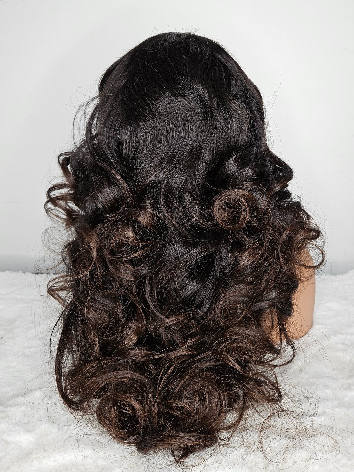 22” Layered Body Wave Wig – 5×5 HD Closure | Raw Hair | Brown Tips