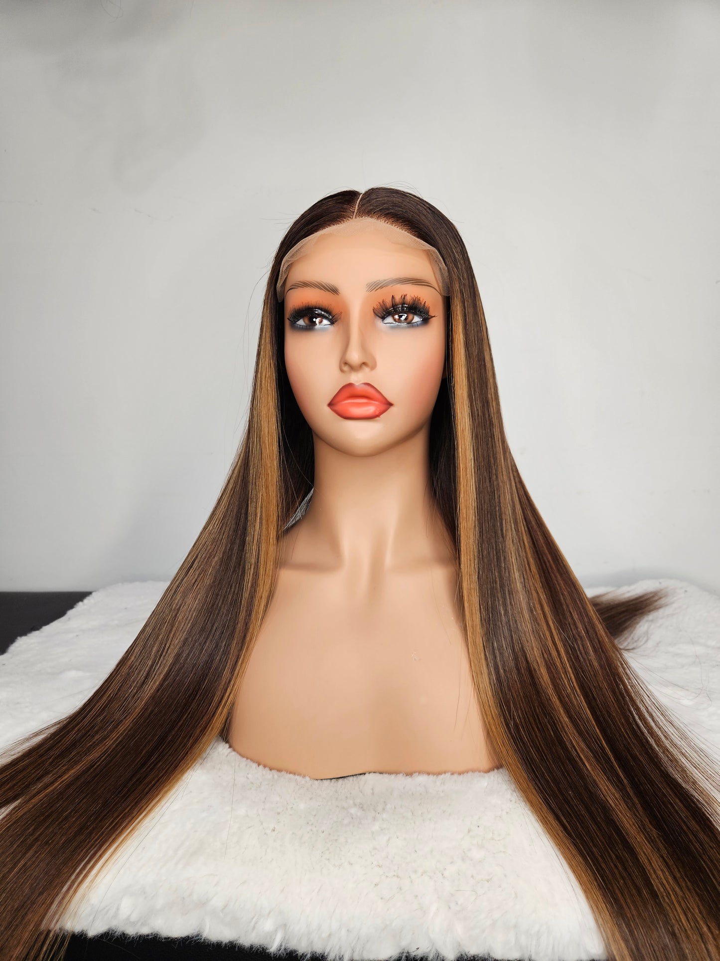 22” Bone Straight Wig – 5×5 Closure | Brown with Highlights